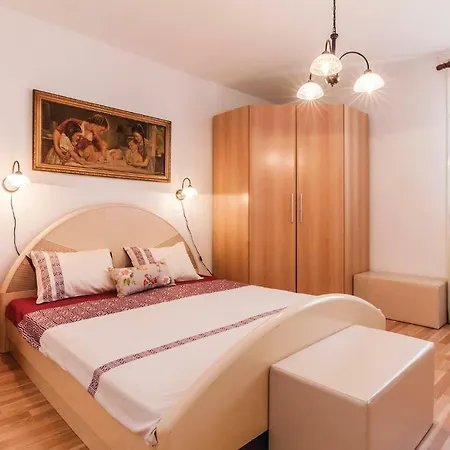 Two-bedroom In شقة *